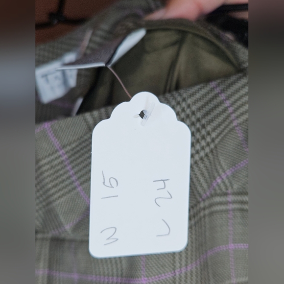 Talbots Gray Plaid Capris - Picture 7 of 7